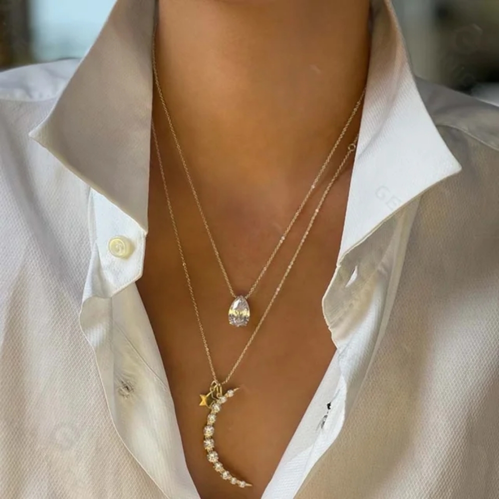 Gold Cresent Moon and Star Neckless. - Picture 3 of 3